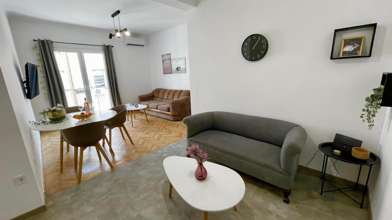 Gorgeous Renovated apt. close to Metro&cultural sites! Atenas Exterior foto