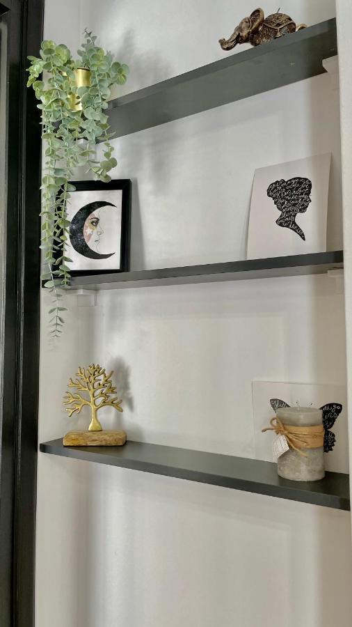 Gorgeous Renovated apt. close to Metro&cultural sites! Atenas Exterior foto