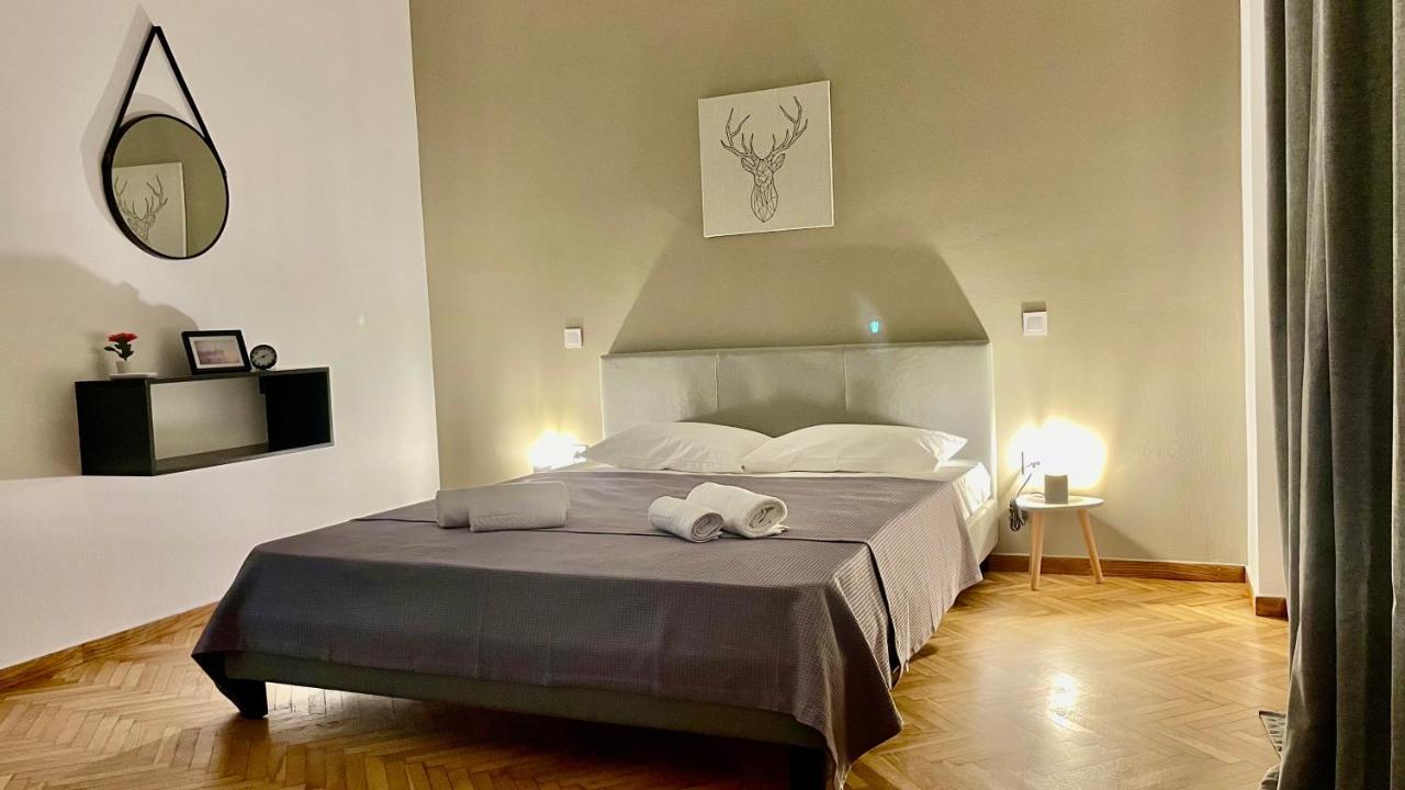 Gorgeous Renovated apt. close to Metro&cultural sites! Atenas Exterior foto